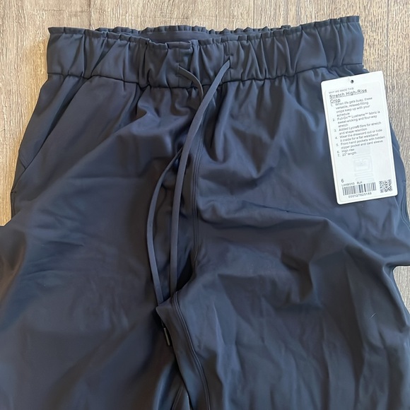Lululemon stretch high rise crop 23” - Picture 3 of 6